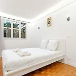 Séjour accueillant 3 chambres dans le 20ème