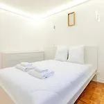 Séjour accueillant 3 chambres dans le 20ème